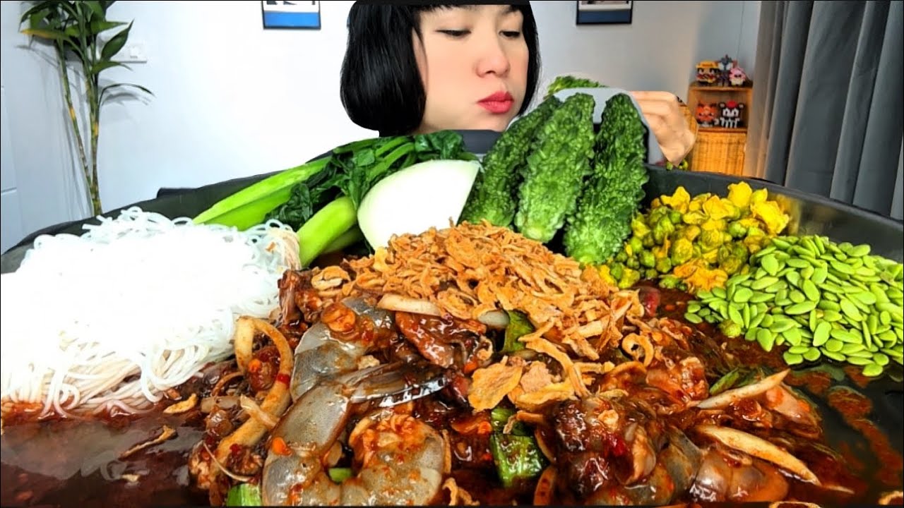 Thaifood ASMR ยำหอยแครงกุ้งสด ใส่ปลาร้านัวๆ จัดจ้าน Spicy cockle and fresh shrimp salad MUKBANG show
