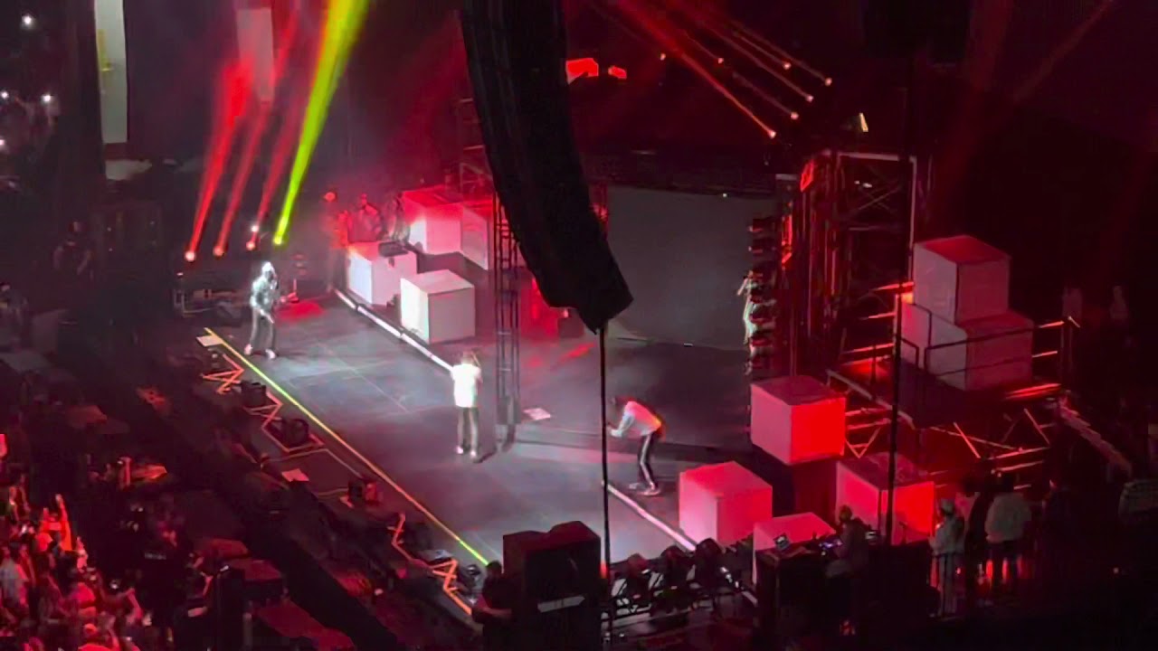 Lil Baby - The Back Outside Tour - With Lil Durk, Meek Mill and Lil Uzi Vert - Newark New Jersey