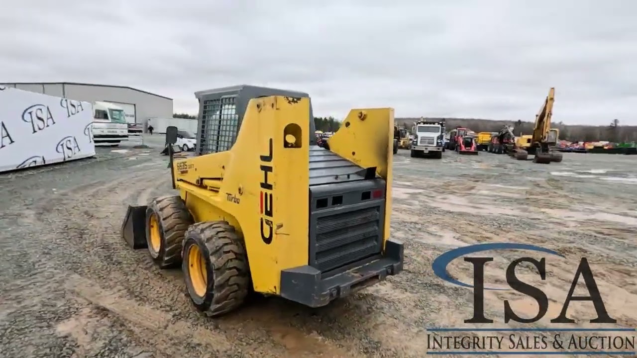 45534 - Gehl 6635 Series II DXT Wheeled Skid Steer Will Be Sold At Auction!