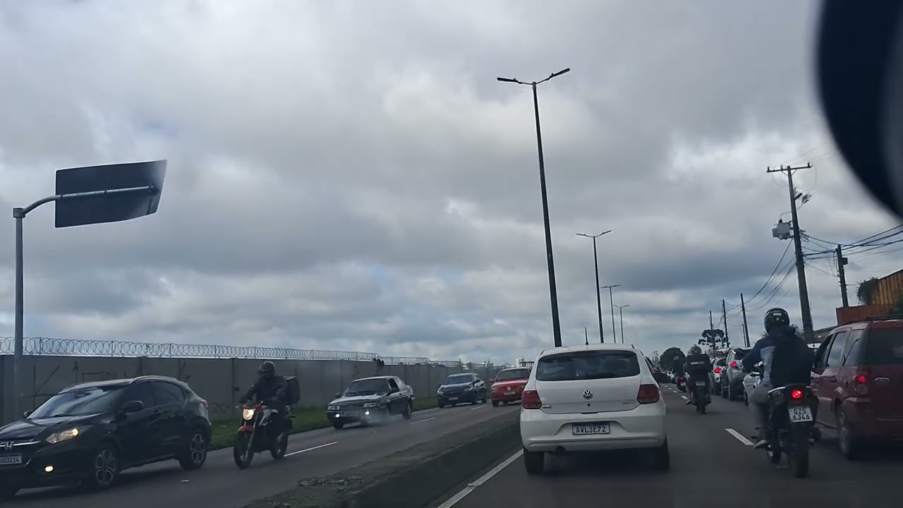 Andando nas ruas de São José dos Pinhais na hora do ruche ou do pessoal ir pra trabalhar até br 376 