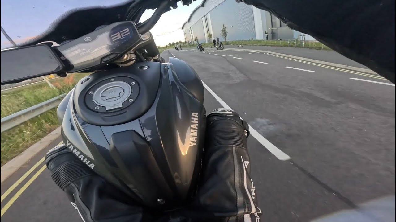 Can you wheelie an (A2) Restricted MT07?