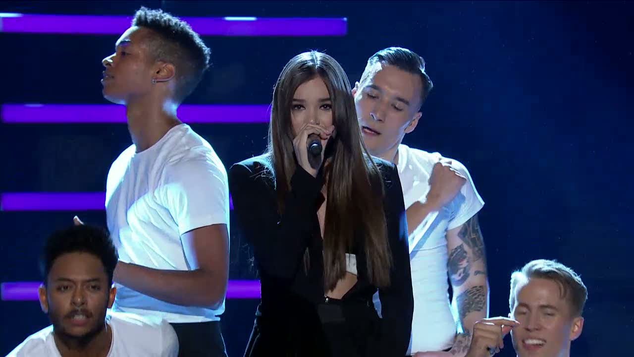 Hailee Steinfeld - Love Myself/Starving (Live) - Idol Sverige (TV4)
