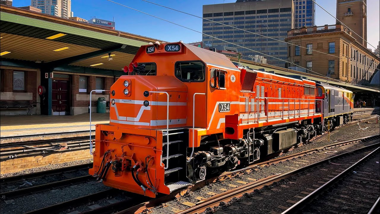 X54 and 42105 on The Cockatoo Run