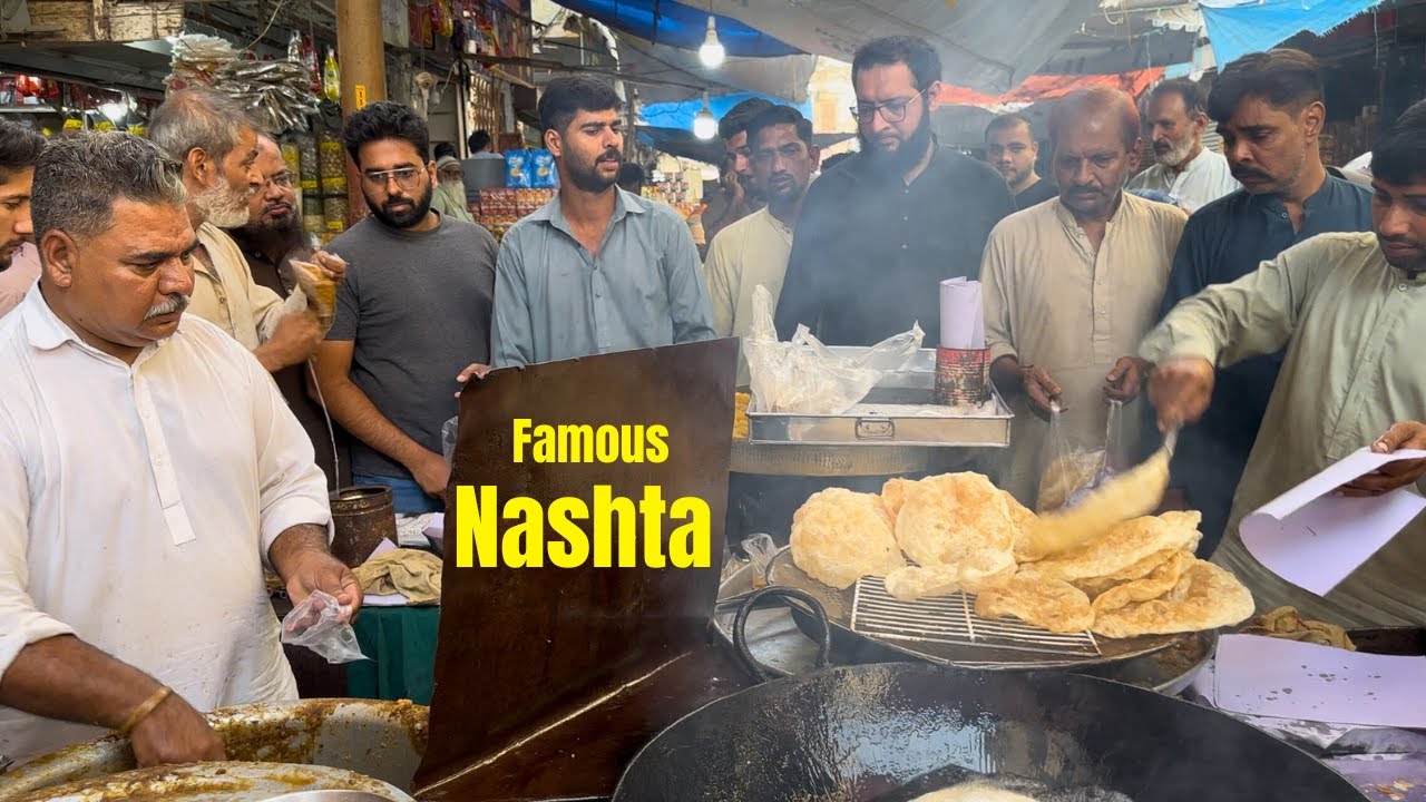 Halwa Puri Nashta Rush of People | Viral Halwa Puri | Bolton Market Famous Street Food