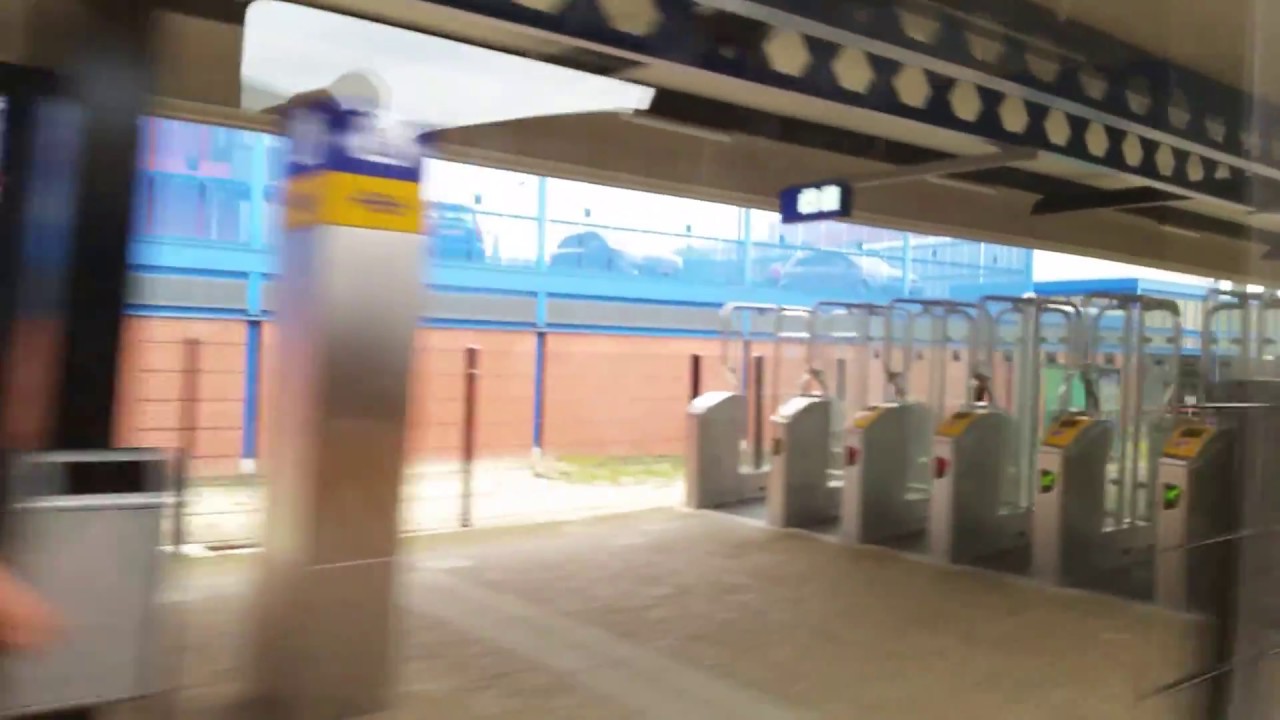 Trein station van Heerenveen Centrum naar Thialf Heerenveen-Zuid. Friesland the Netherland.