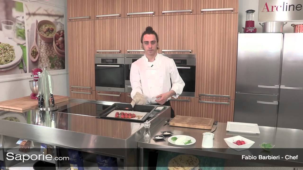 Saporie.com - Finger food - Cestini di pasta sfoglia con formaggio di capra, pomodorini confit