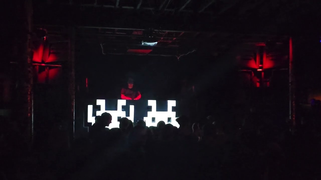 Commodo Live at Sub.mission
