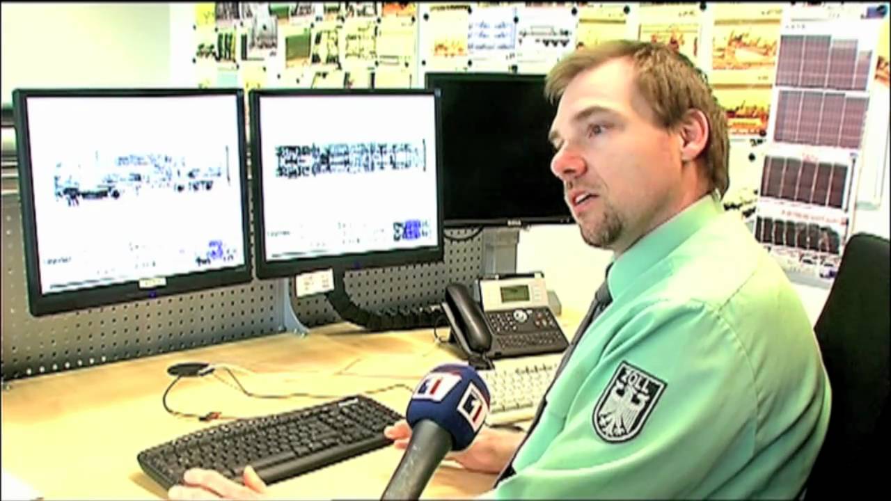 Kontrollieren, Prüfen und Durchleuchten - der Zoll im Hamburger Hafen