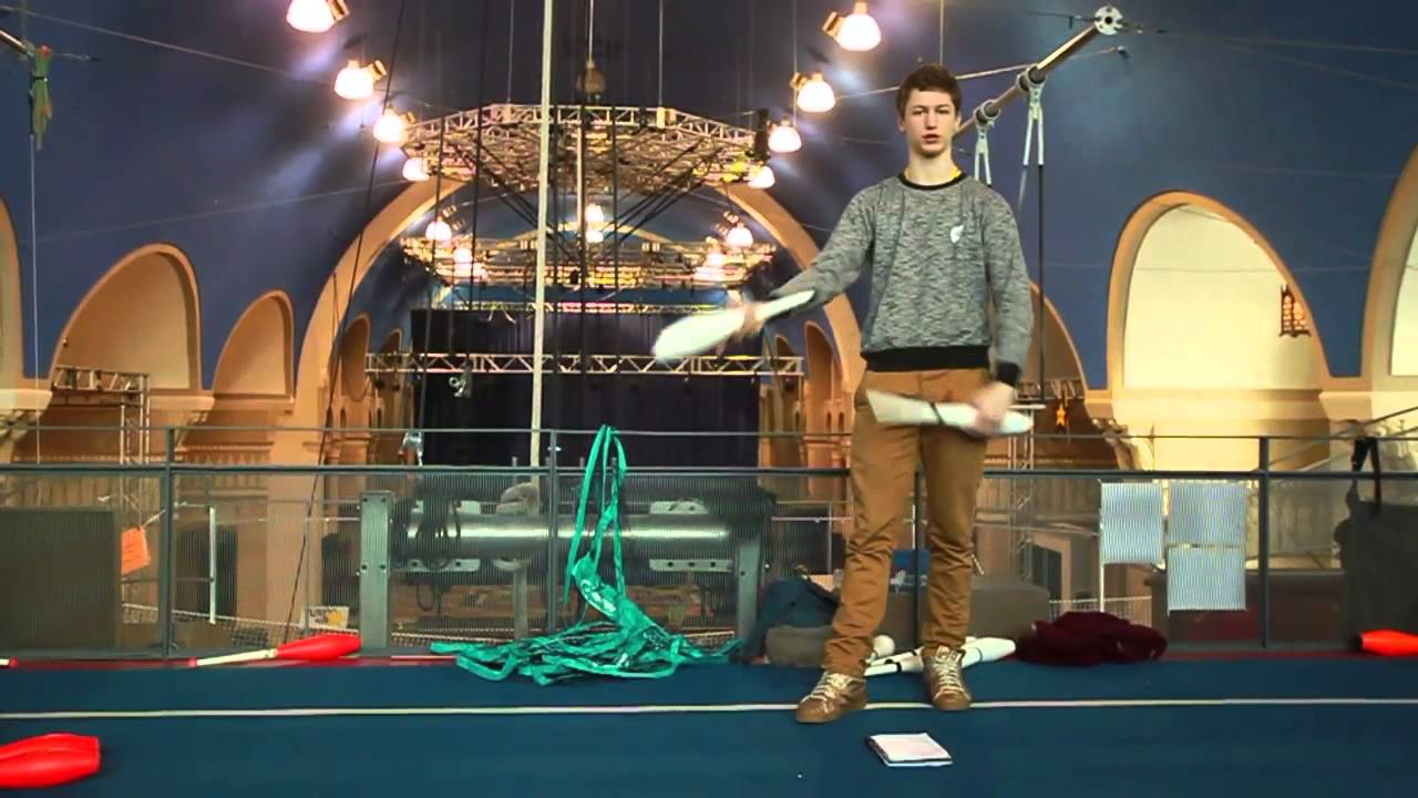 Juggling Clubs Tricks with Nathan - Turbo workshop