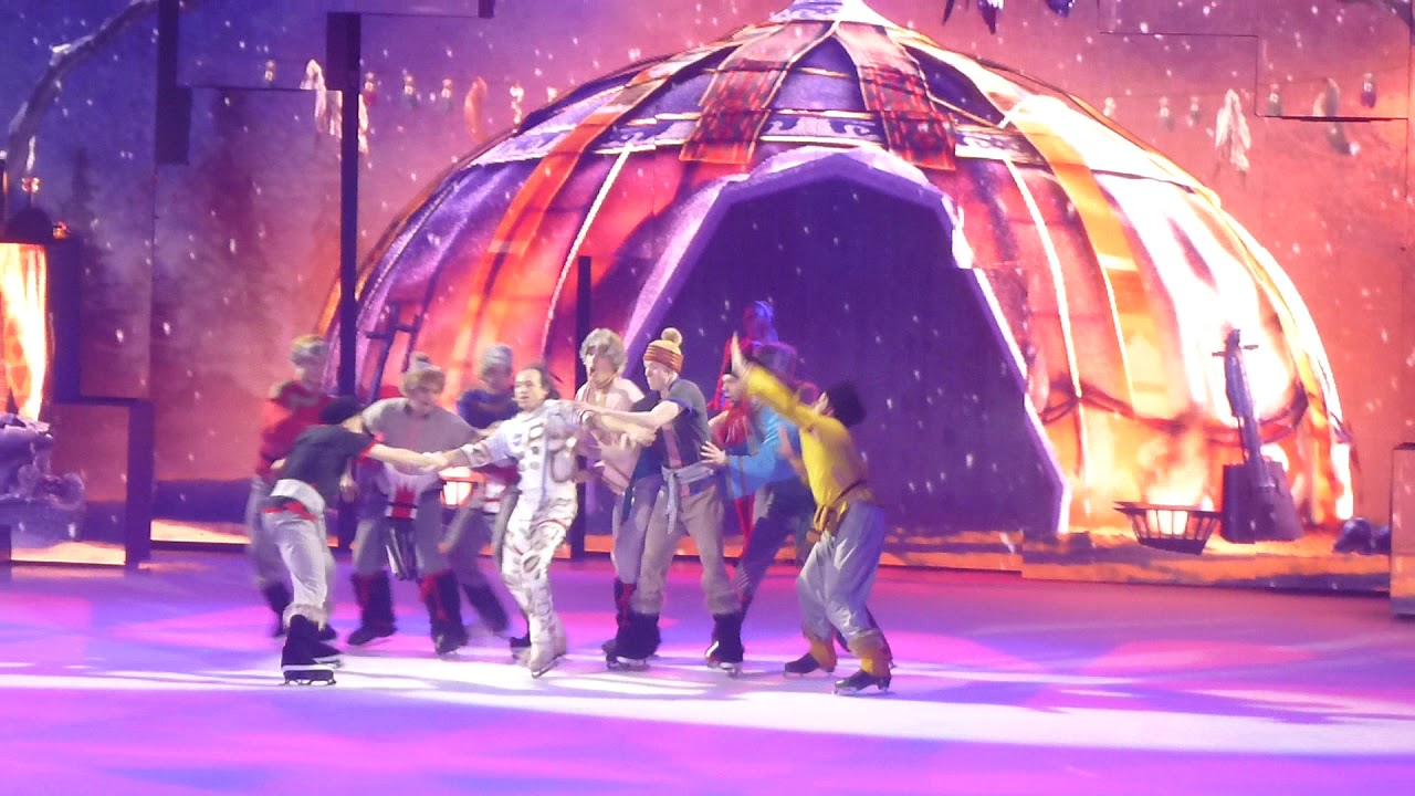 Candeloro dans Supernova à Holiday On Ice