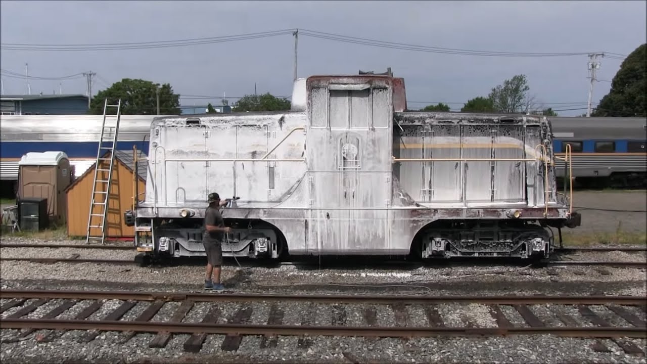 G&U 10 restoration: Power washing for paint preparation