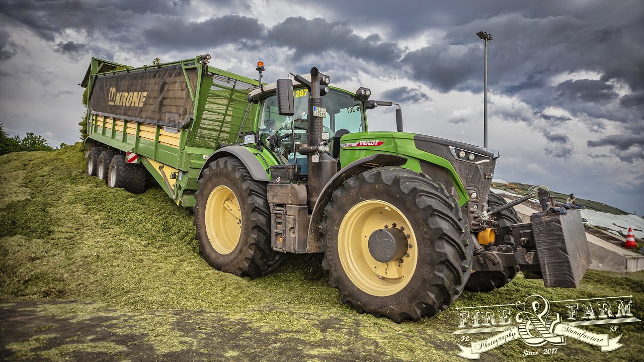 Fette Schlappen und viel PS | Blunk Lohnunternehmen | Fendt Vario 942 | Im Gras mit 2 Häckslern