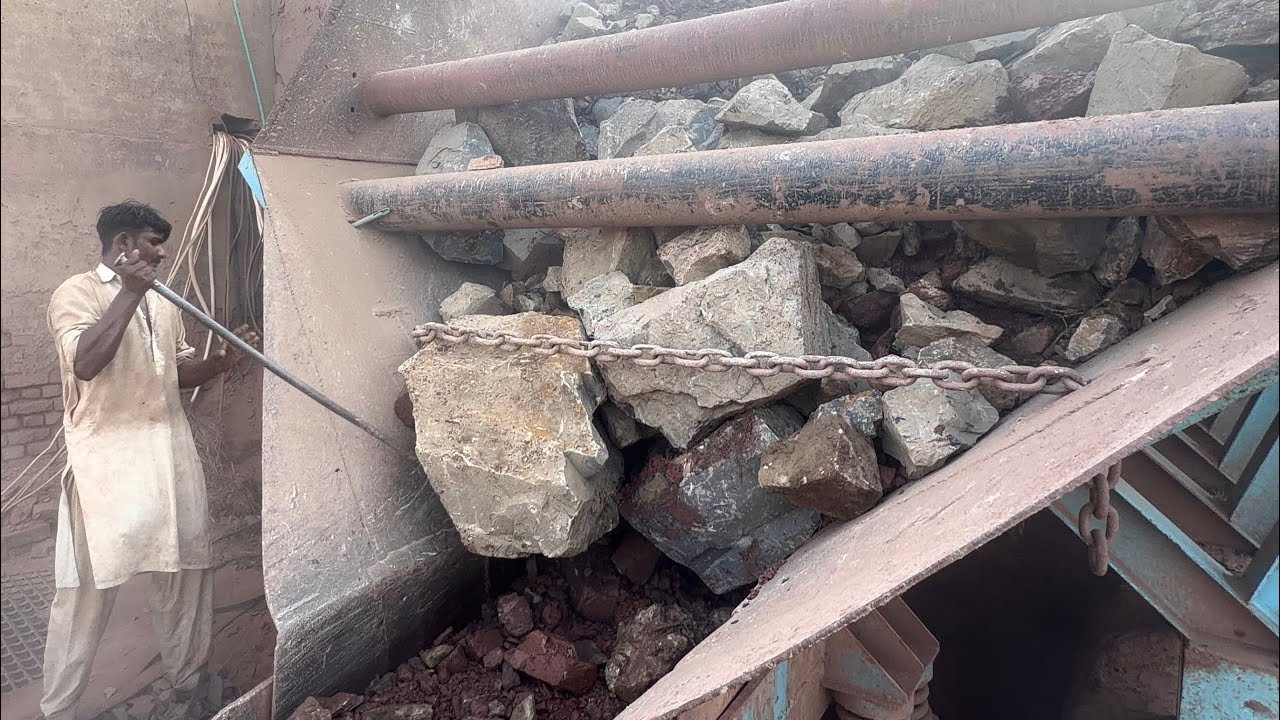 Massive Rocks Jammed the Stone Crusher! 😱 (Dangerous Jam Clearing) 