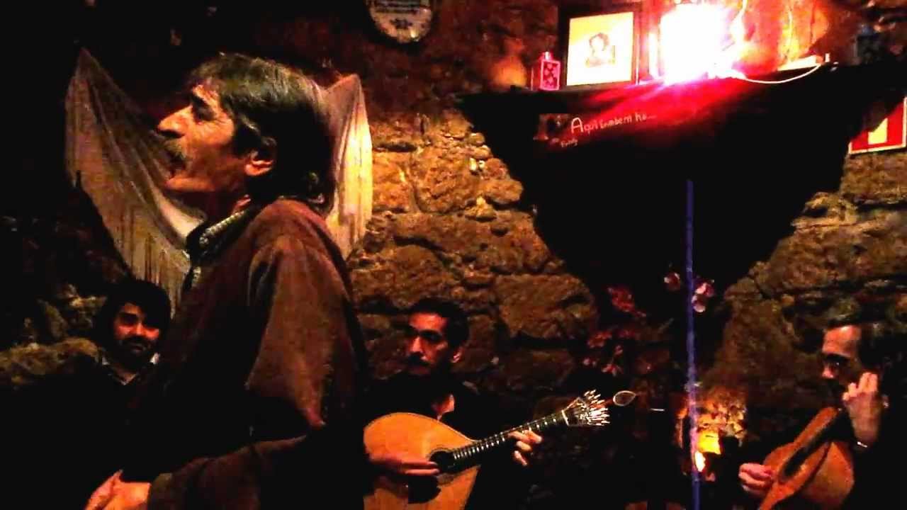 CARLOS REIS FADO, NO RESTAURANTE, MEIA PIPA,NA RUA DE CIMO DE VILA  NO PORTO,