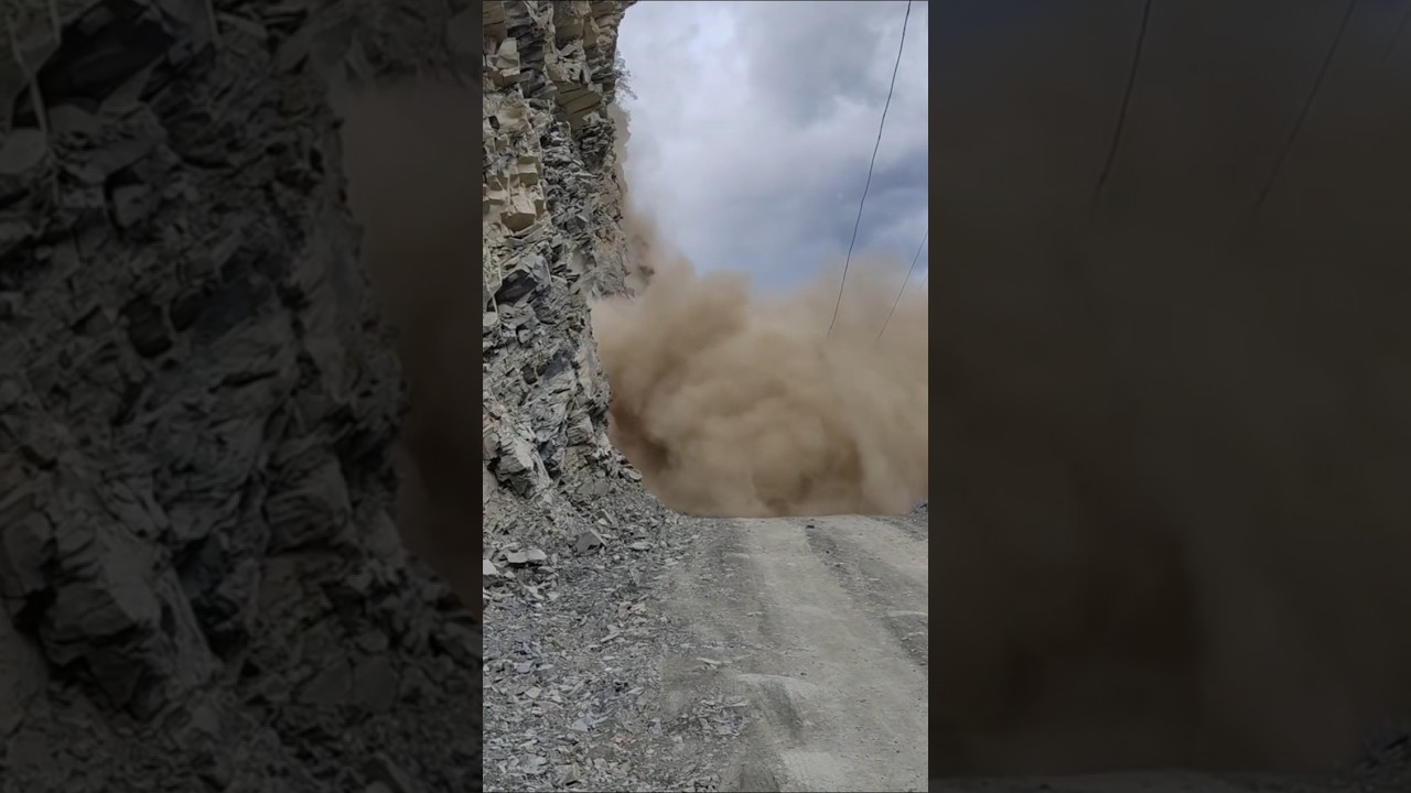 Dangerous Landslide in Uttarakhand | Travel Warning | Gangotri Road | Mountain Landslide