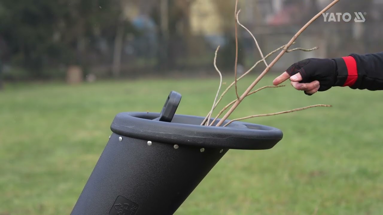 Jak szybko sprzątnąć obcięte gałęzie? Rozdrabniacz spalinowy YATO YT-85580