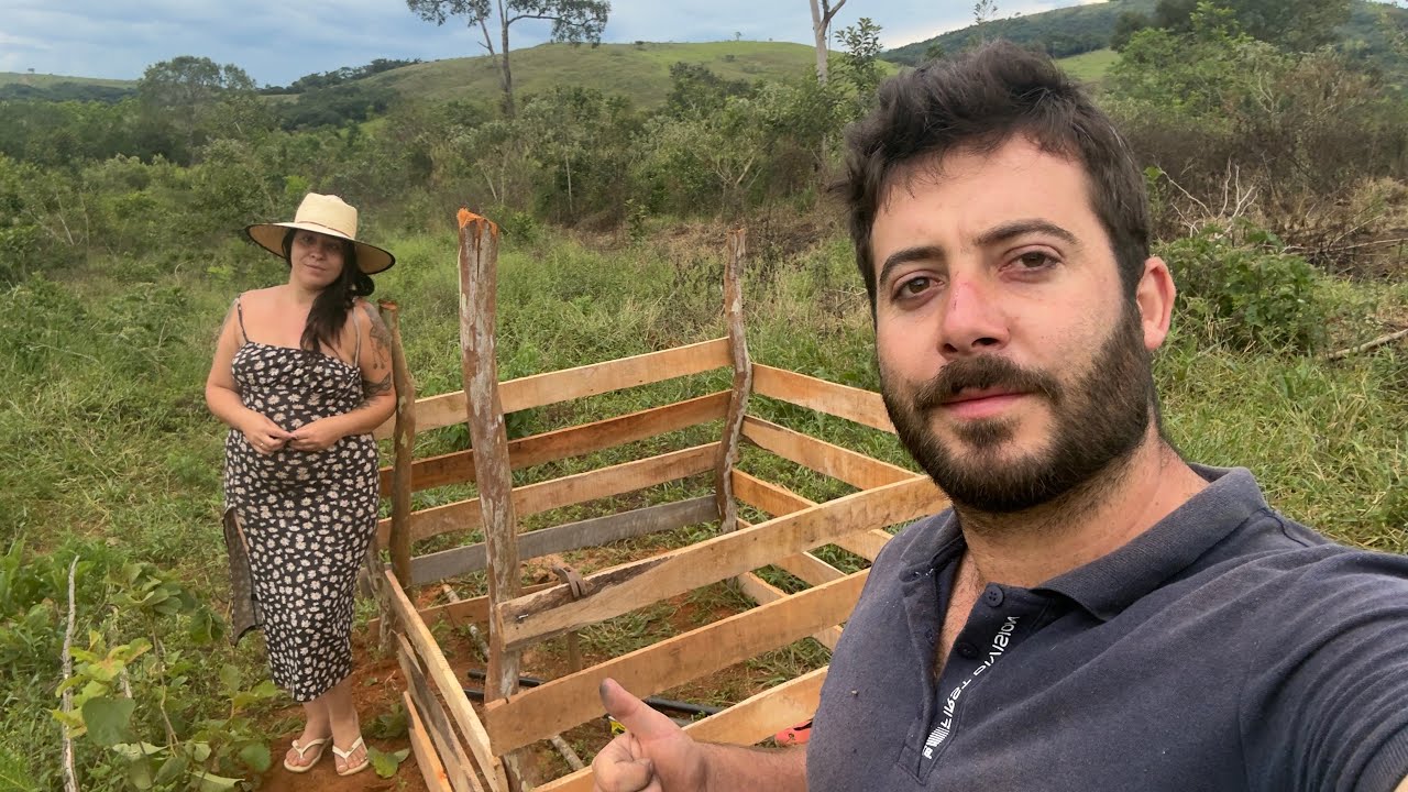 Construindo o primeiro chiqueiro no sítio alugado (vida real na roça)