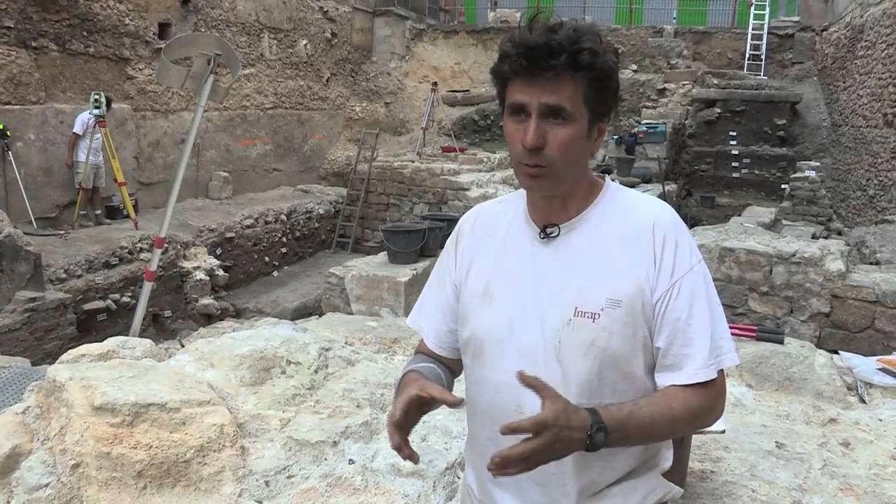 Visite du site avec Xavier Peixoto, archéologue responsable d'opération Inrap.
