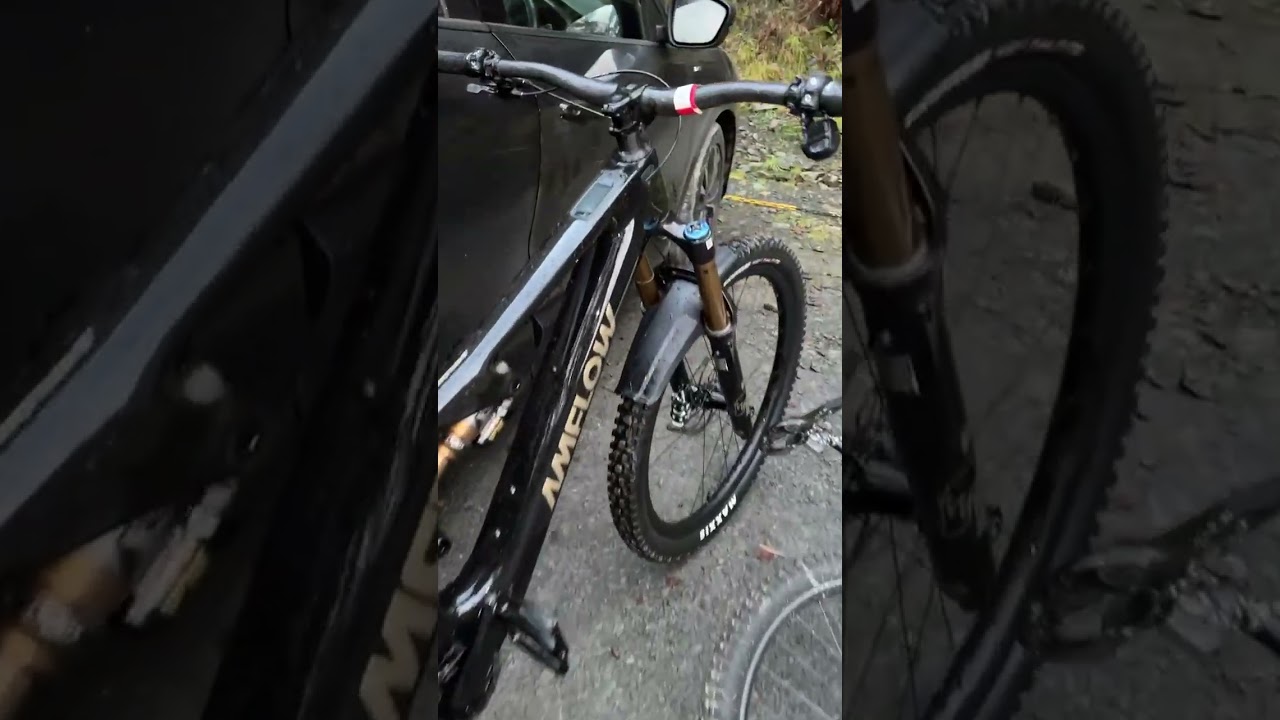 Who&rsquo;s ready for the new vid👀🔥 #mtb #downhillmtb #fullsuspension #amflow #mcrbikes