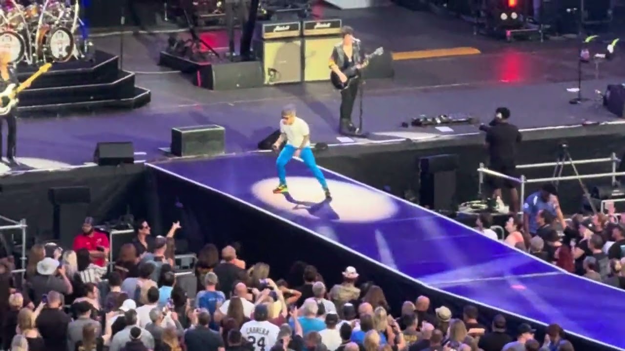Journey - Don’t Stop Believin’ @ Comerica Park (July 18, 2024)