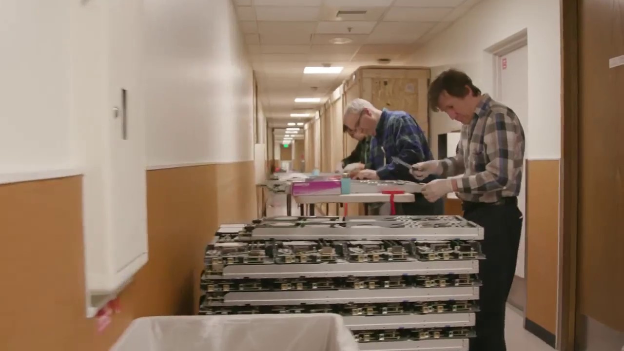 Microsoft tests Project Natick, self sustaining underwater datacenter