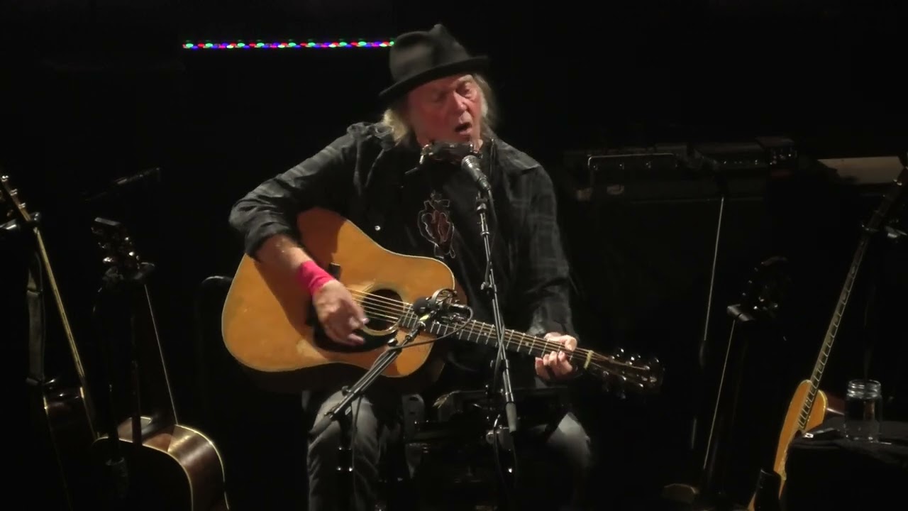Neil Young - (Tower Theatre) Upper Darby,Pa 9.30.18 4K