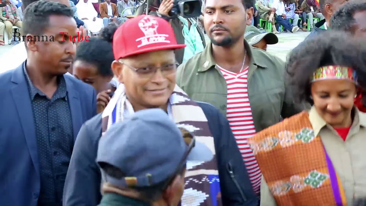 Hiluf alemu live @ Hawelti Semaetat Lekatit 11. 2011