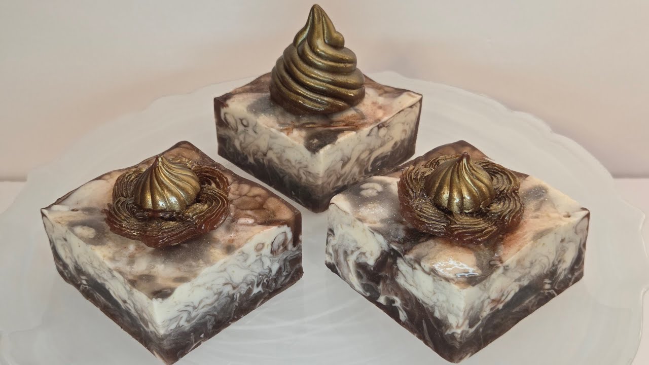 Брауни с овсяной помадкой и мылом - #meltandpoursoap #justsoaps #soap #swirls #brownies #oatmeal