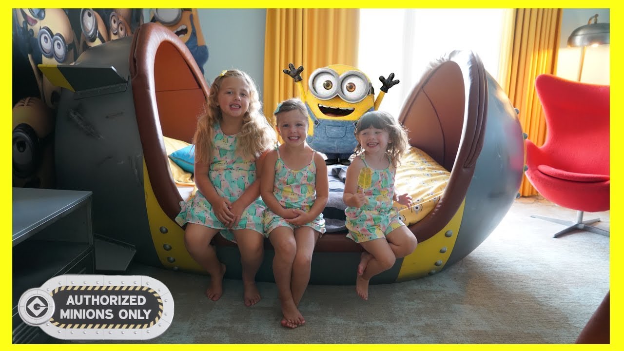 A Fun Day at Universal Studios with Minions & Staying in the Minions Room + Room Tour