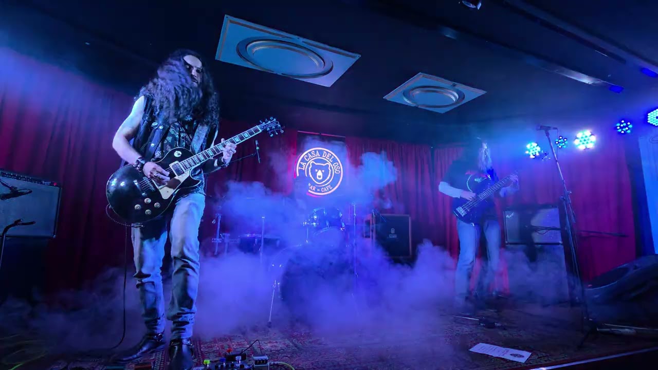 Sombra de Piedra -  Nude Disintegrating Parachutist Woman (Budgie Cover)