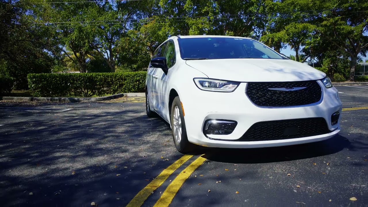 2024 Chrysler Pacifica - Interior and Exterior