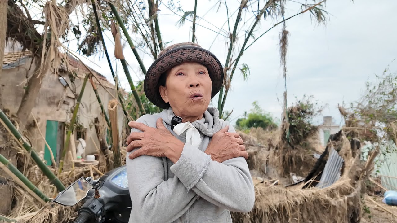 Bà Lão Đu Mái Nhà 2 Ngày ''Đ.ói Khát'' Tưởng Đâu Không Qua Khỏi Trận Lũ Lịch Sử