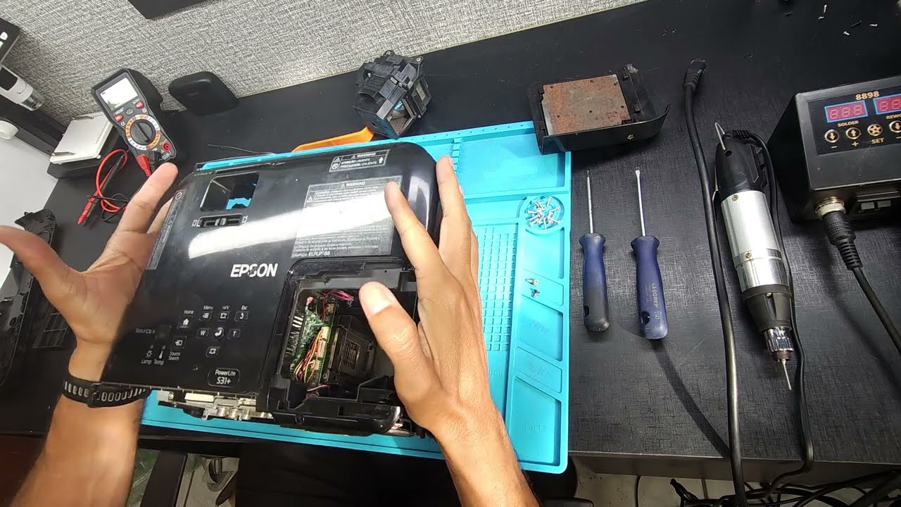 Projetor Epson S31 fazendo Barulho e apresentando erro Lamp no status. Resolvido!!
