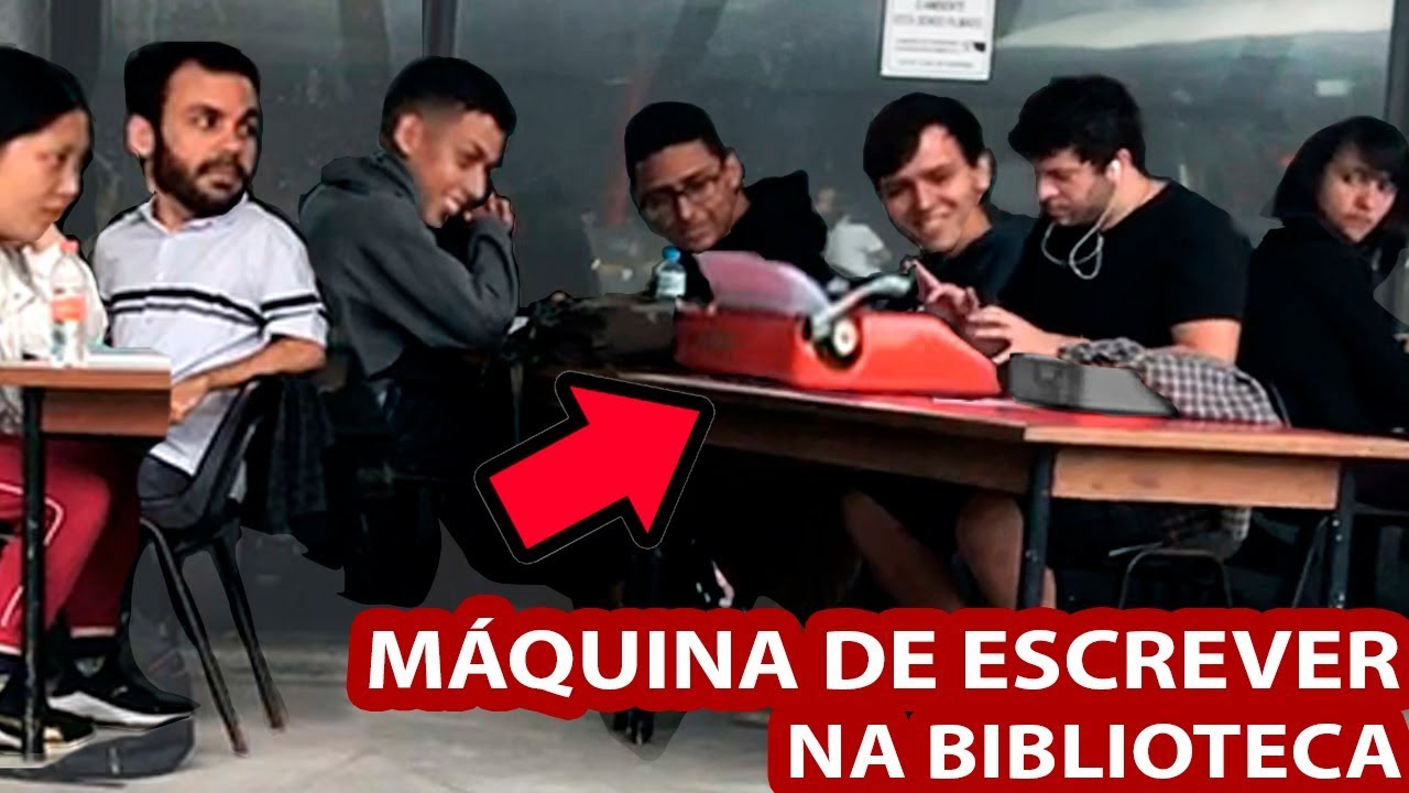 BATENDO EM MÁQUINA DE ESCREVER NA BIBLIOTECA - PEGADINHA