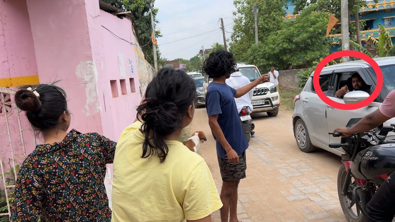 Road pe ladai ho gayi 🥵