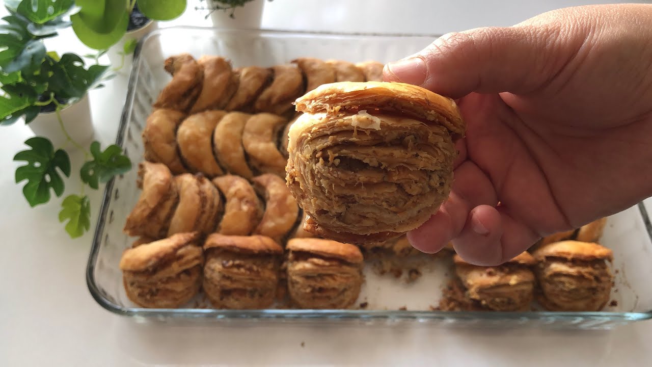BAYRAMA BU BAKLAVAYI YAPIN ÖVGÜLERİ KAPIN👌🏻🤩HER KATI TEK TEK SAYILAN ÇITIR ÇITIR AY BAKLAVASI😋😍