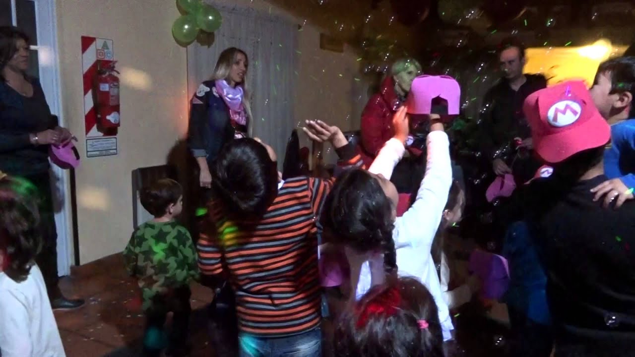 Salón Evaristo´s; Cumple 4 de Facundo: Bailando con Luces y burbujas