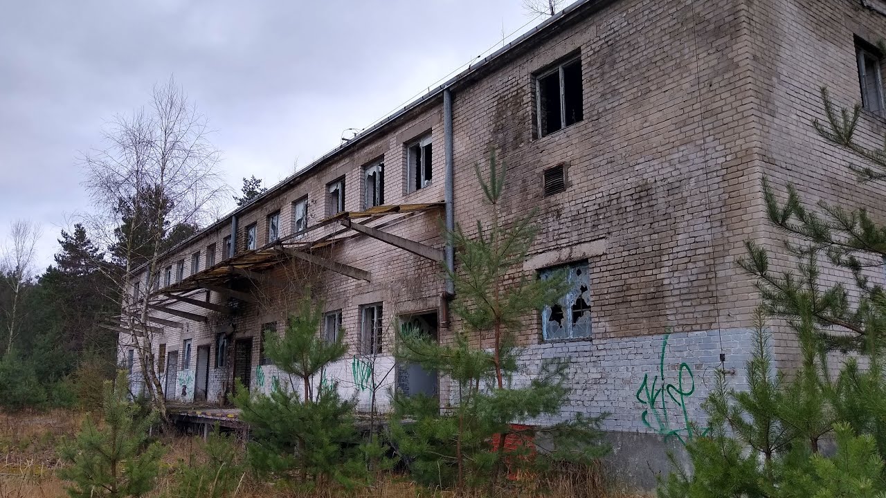 Opuszczony Batalion Łączności Wojsk Obrony Wewnętrznej (urbex)