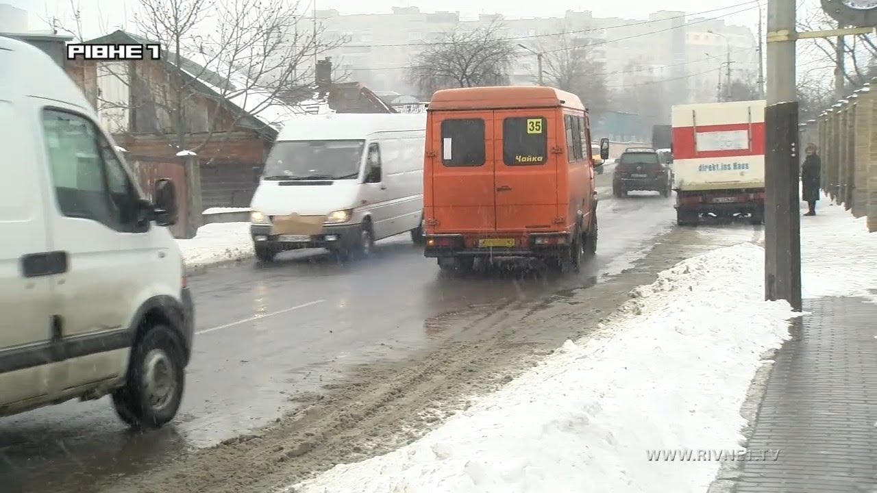 Чому водії маршруток №35 А об'їжджають вулицю М. Старицького?