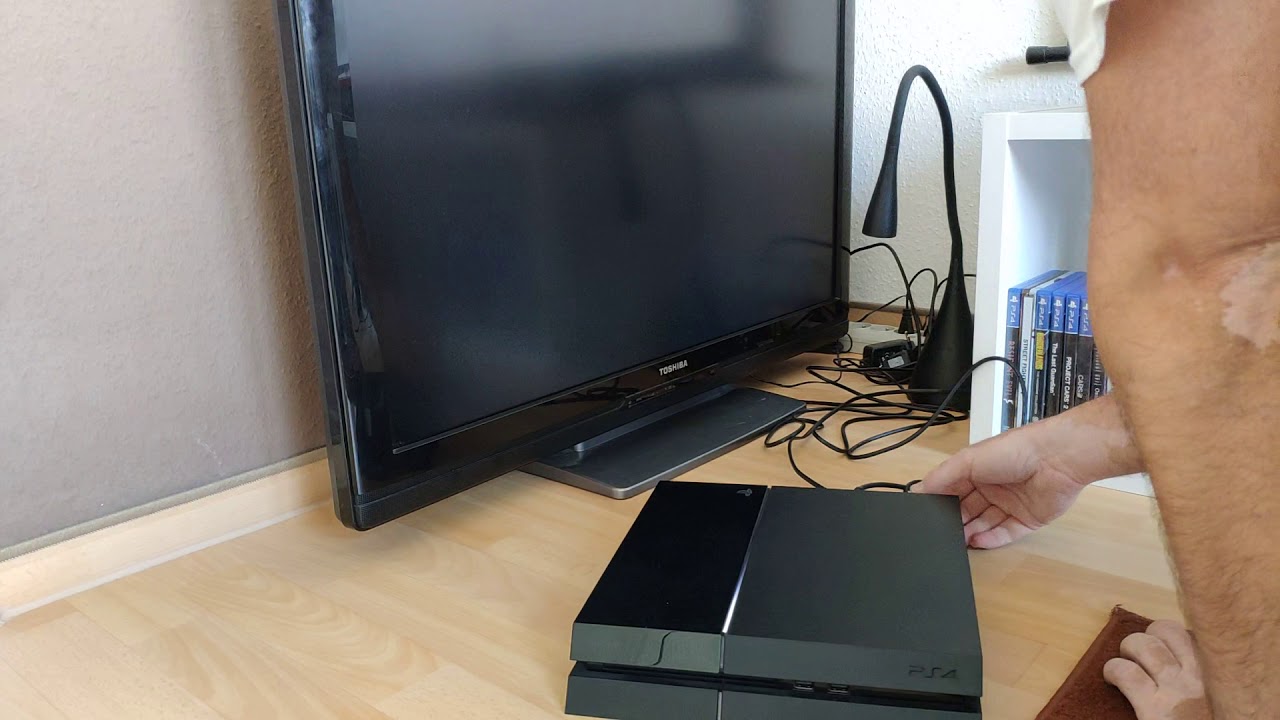 PLAYSTATION 4 