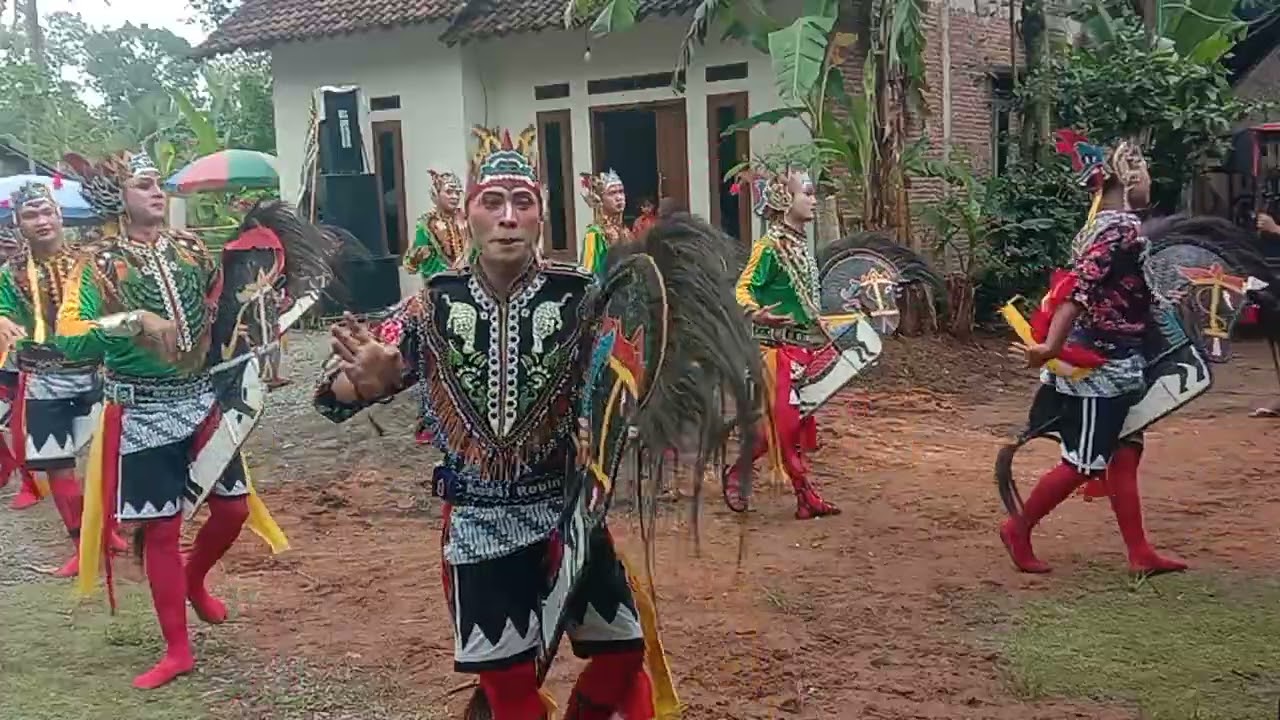 Prajuritan ebeg pandawa laras live kalisadang jatilawang banyumas jawa tengah indonesia