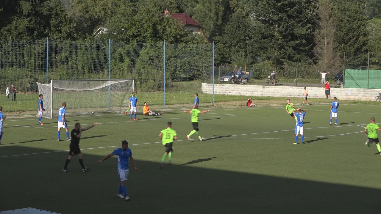 Derby fotbalistů Rožnova a Vignatic přilákalo téměř tisícovku fanoušků