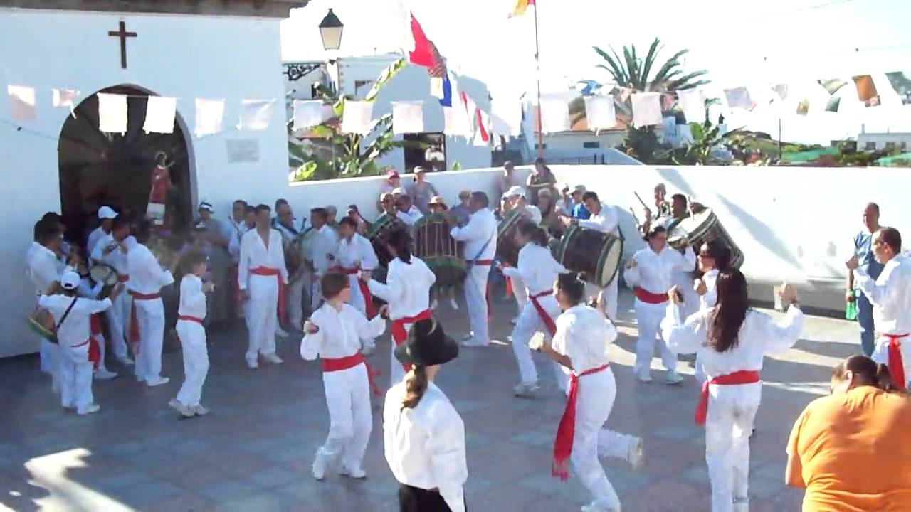 TOCADORES Y BAILARINES HERREÑOS