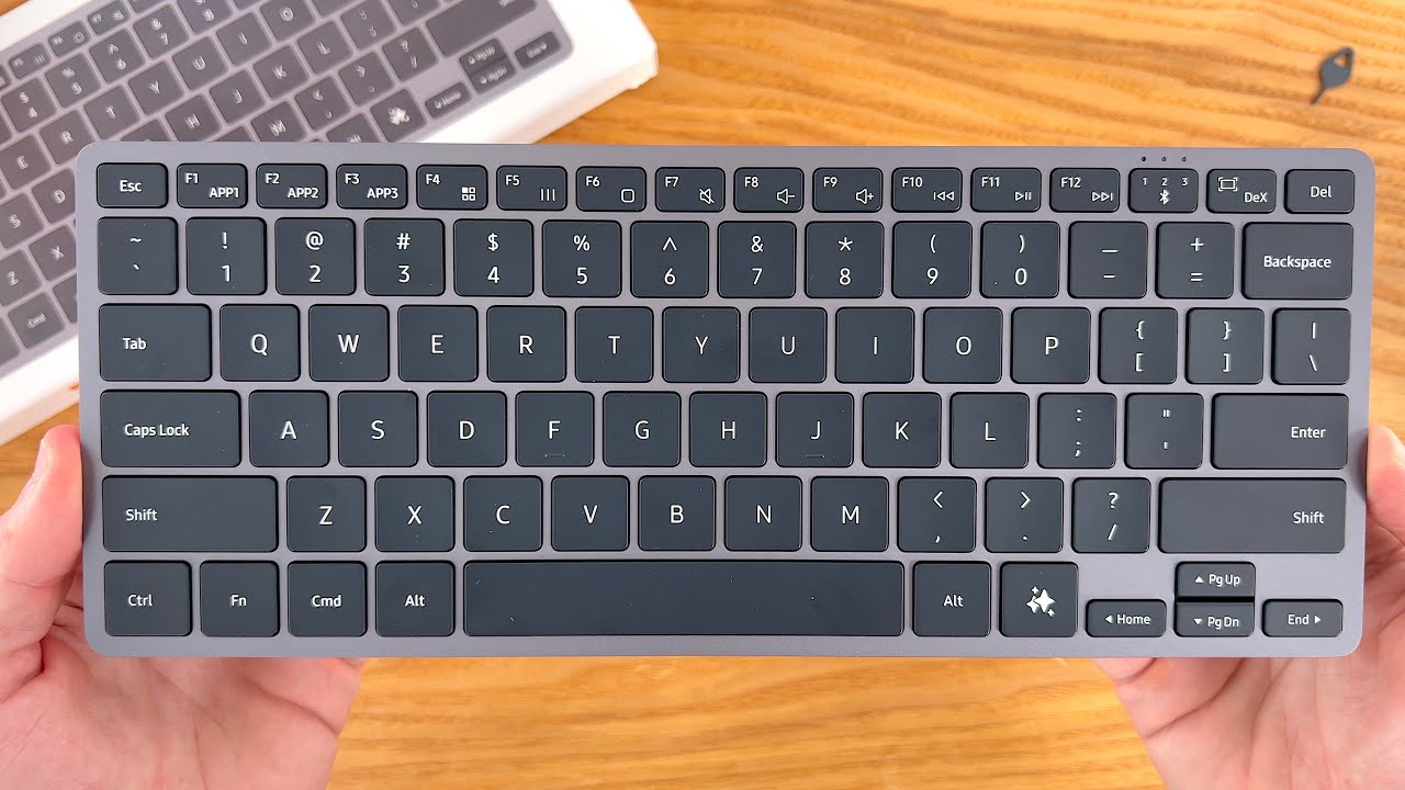 Samsung Smart Keyboard Unboxing & First Impressions!