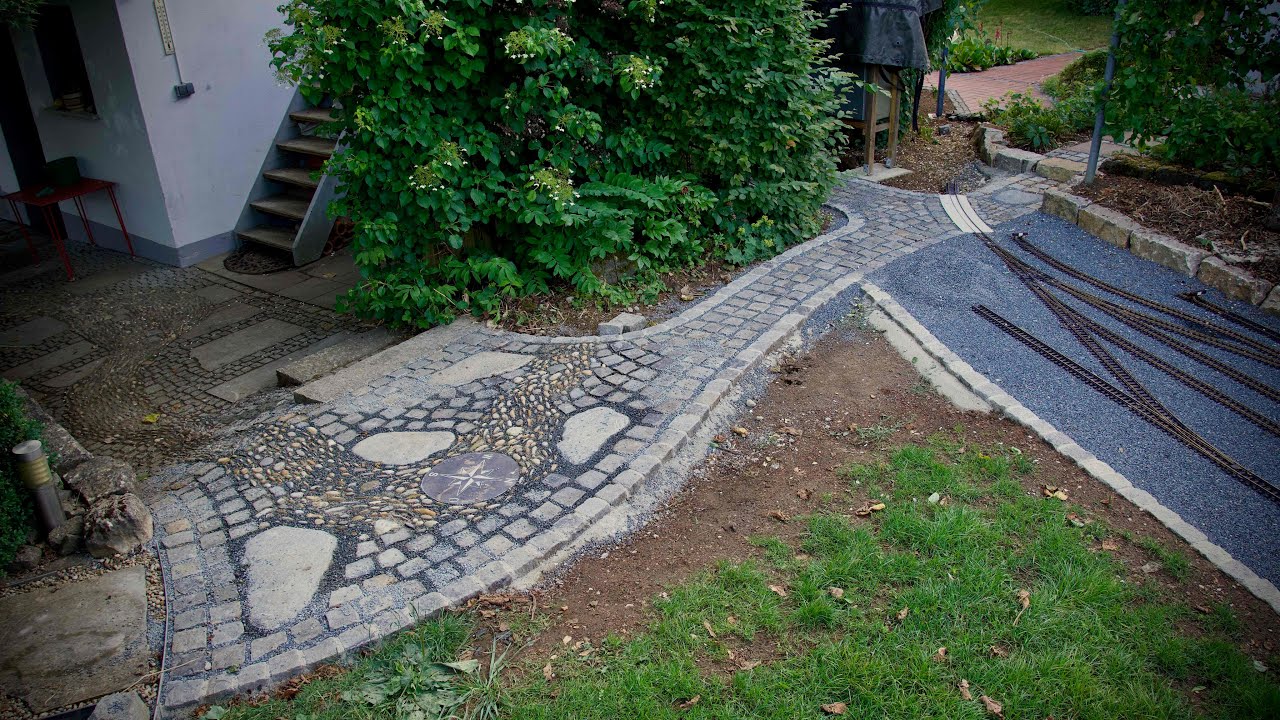 Paving a BEAUTIFUL WALKWAY and installing my signal box