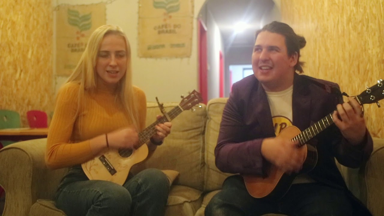 Marc Gallagher-This Is The Life (Amy MacDonald Ukulele Cover with Erika Ignata)