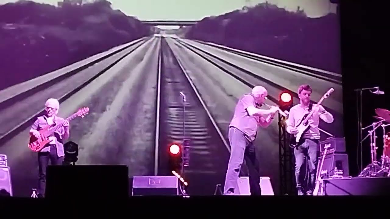 Jethro Tull - Locomotive Breath ( Teatro Arcimboldi, Milano - Italy / 17 February 2025 )