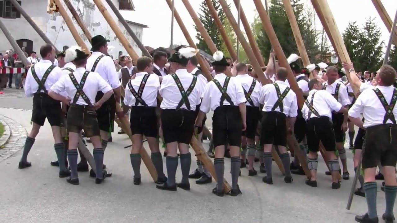 Maibaumstellen in Trauchgau