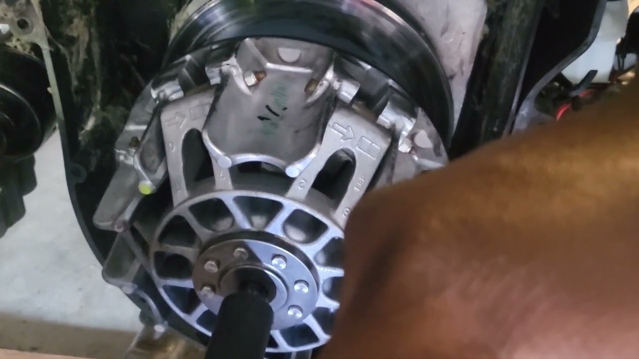 Pulling the clutch off my Ryker 900