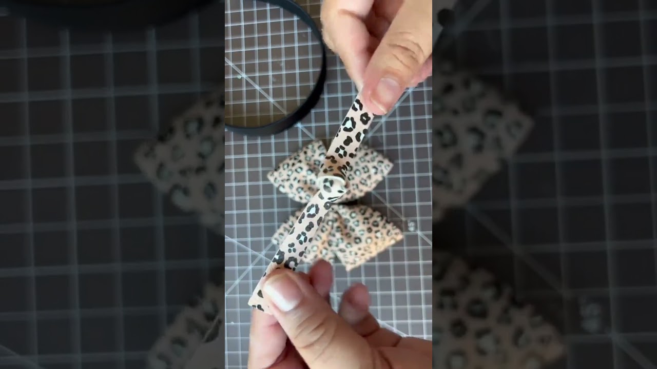 Flouncy in 5” tutorial on a headband from Maria Treto DIY